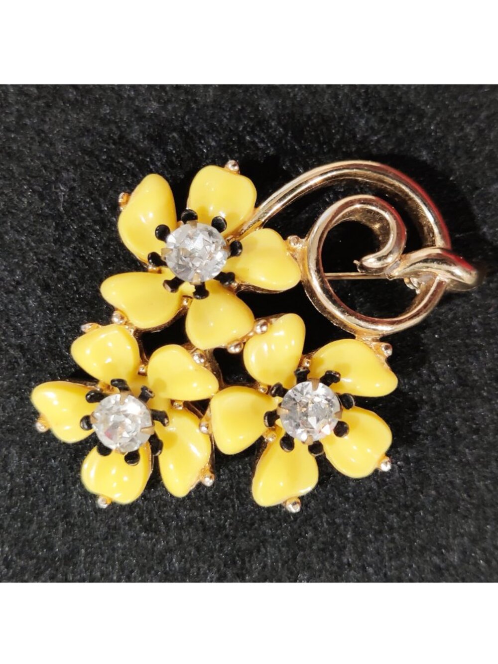 RARE Vintage 1954 Signed KRAMER Virginia Beach Yellow Lucite Gold Plated Brooch